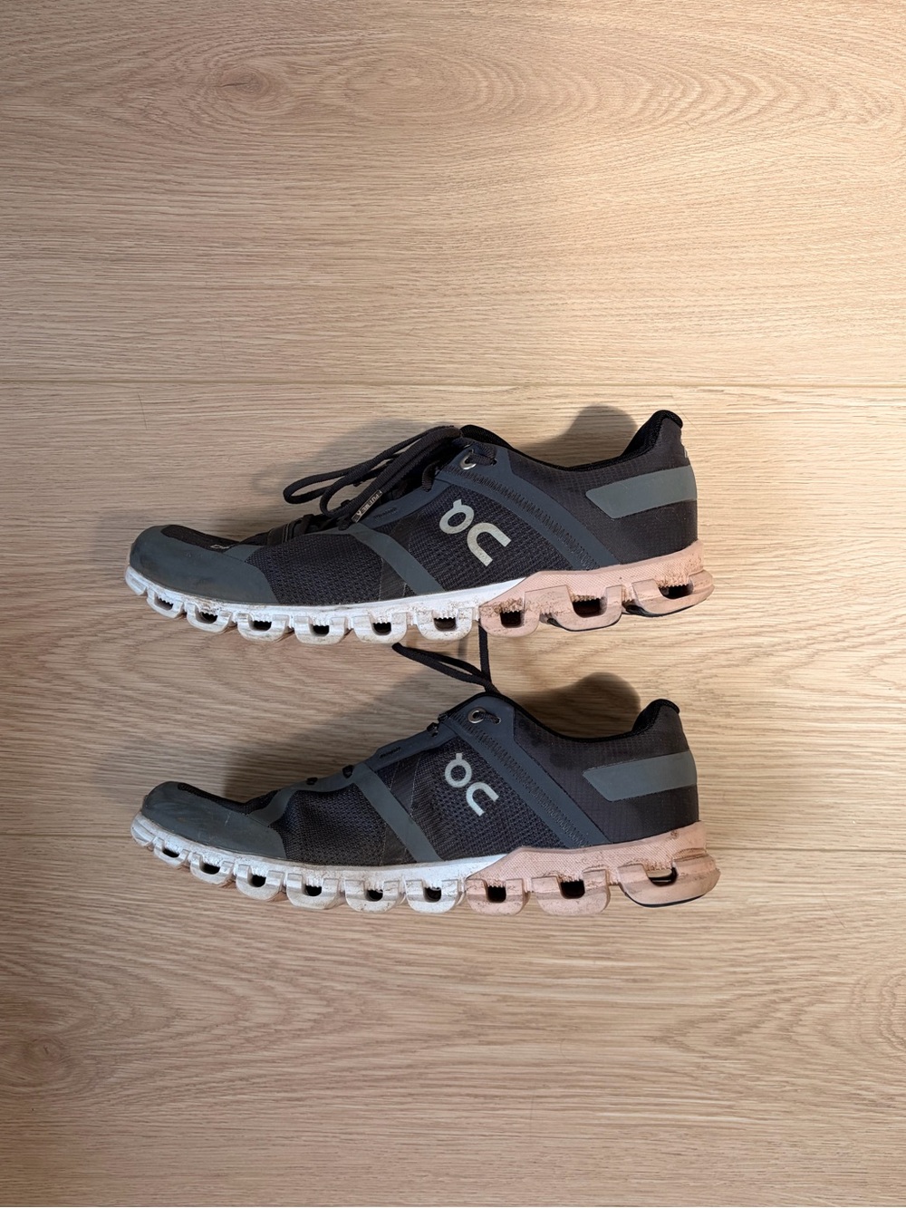 On Running Women’s Cloudflow 2.0 Black and Gray Running Shoes